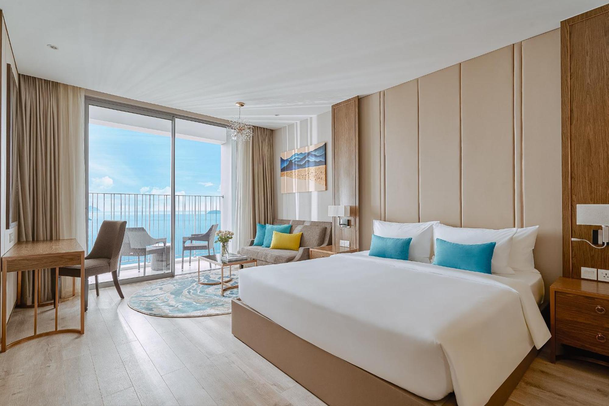 Coastal Panorama Oceanfront Suites Nha Trang Dış mekan fotoğraf