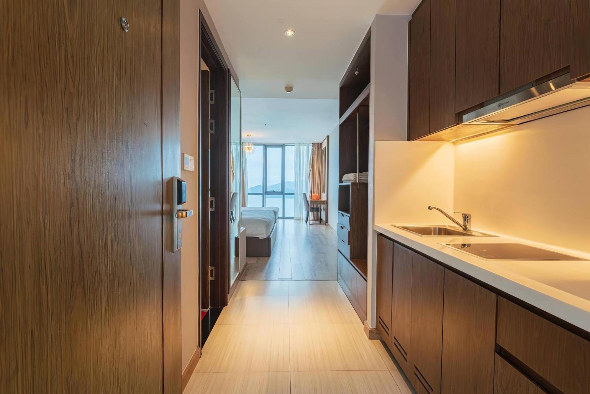 Coastal Panorama Oceanfront Suites Nha Trang Dış mekan fotoğraf